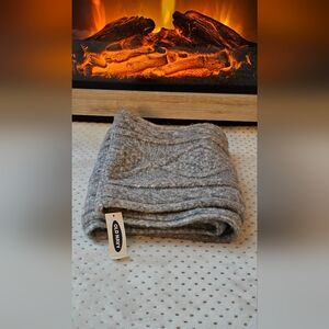 Old Navy Cable-Knit Infinity Scarf